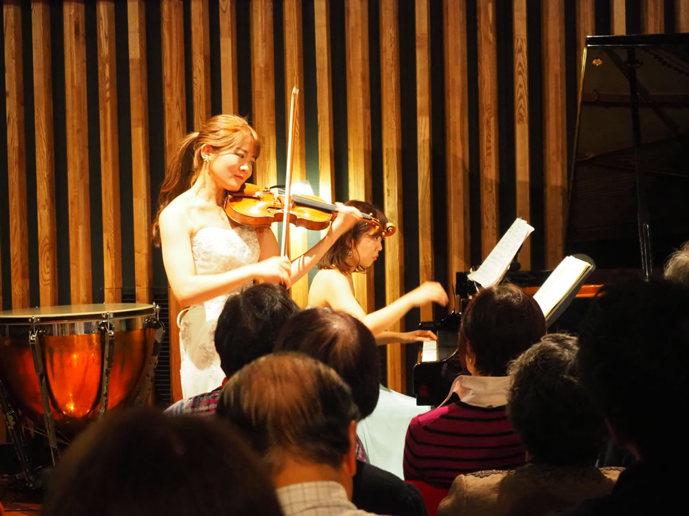 KDDIホール第1回ビジネスに効く音楽 ｢ヴァイオリンとピアノによるクリスマス･コンサート｣ ロマン派の王道と出会う！